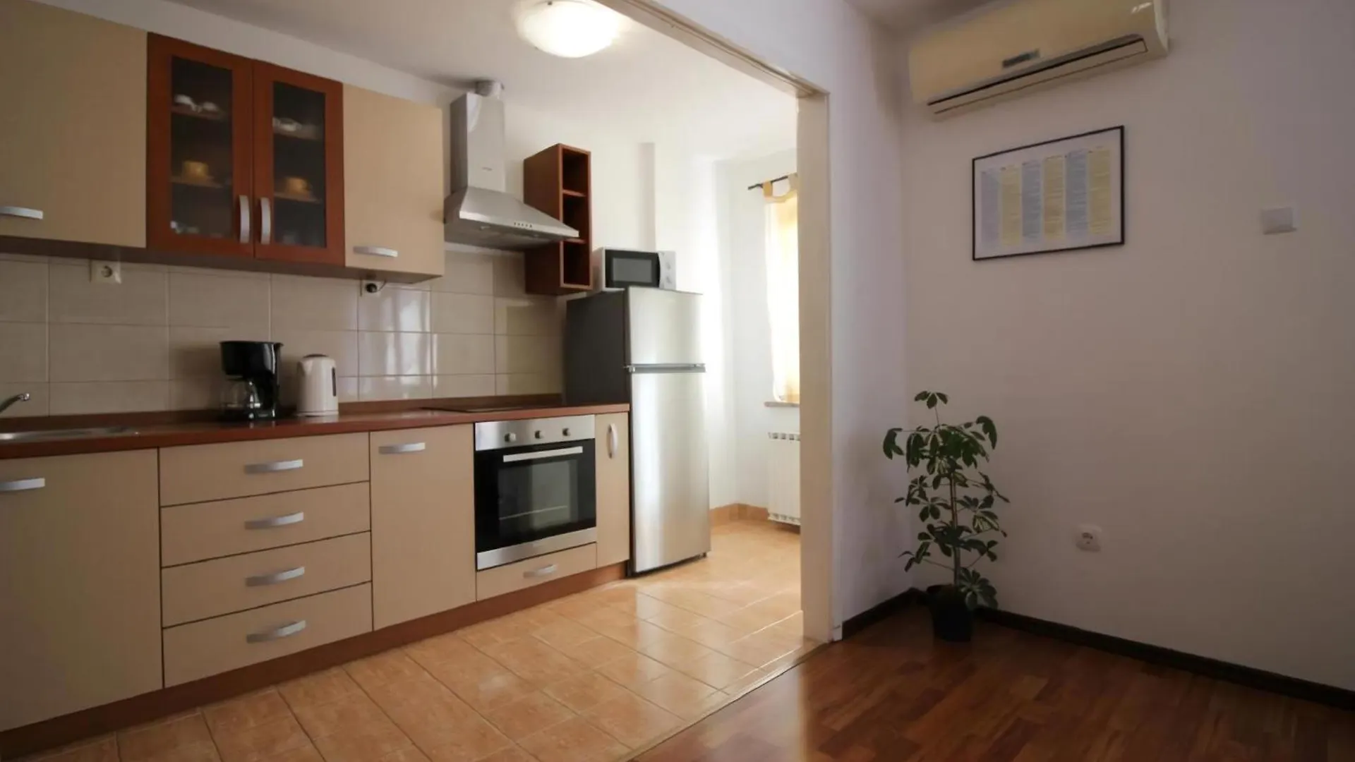 Ferienwohnung Milka Mit Schoener Grillterrasse Porec Croatia