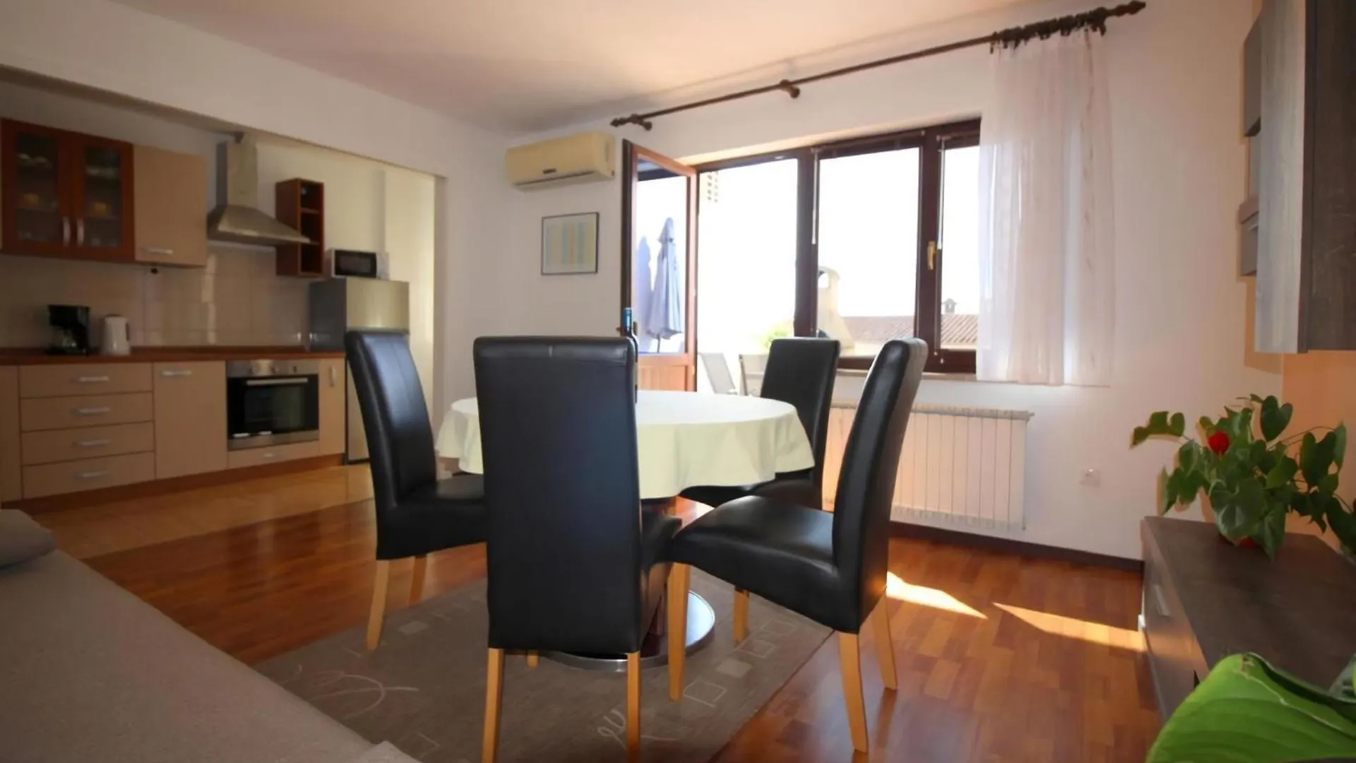 Ferienwohnung Milka Mit Schoener Grillterrasse Porec 0*,  Croatia